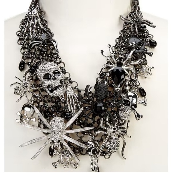 Natasha Couture Jewelry - NWT ⚜️🖤⚜️ Natasha Spider and Skull Rhinestone Statement Necklace